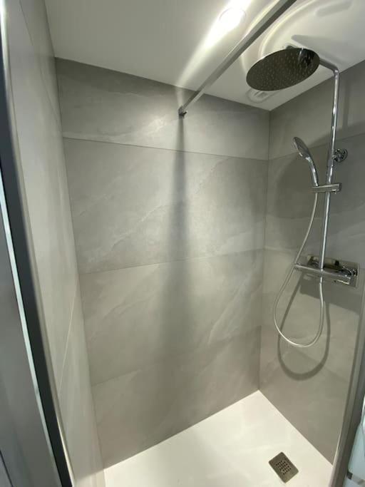Appartement Atypique Et Fraichement Renove Сен-Валье Экстерьер фото