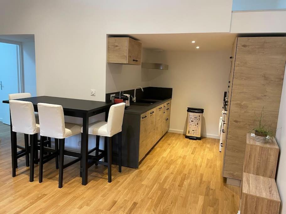 Appartement Atypique Et Fraichement Renove Сен-Валье Экстерьер фото