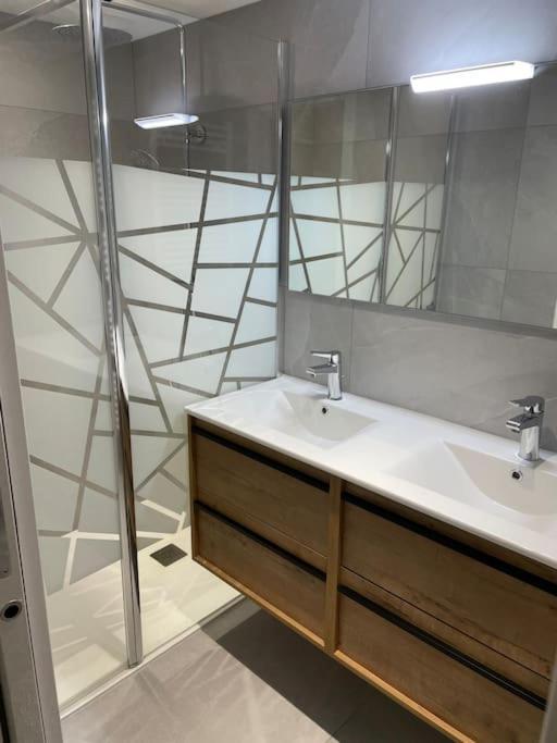 Appartement Atypique Et Fraichement Renove Сен-Валье Экстерьер фото